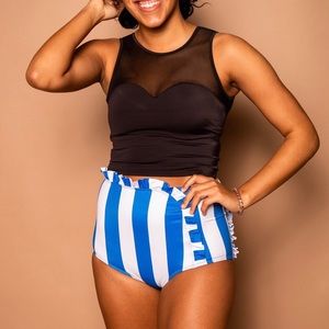 Kortni jeane black netted sweetheart top. Size L